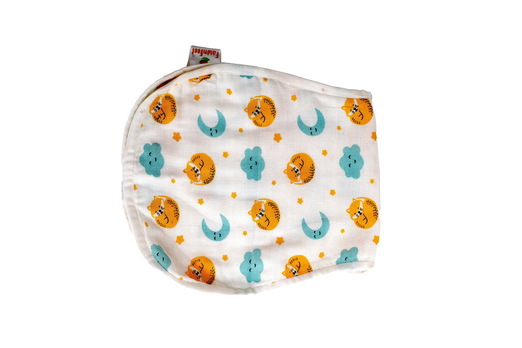 Soak up in Cat And Moon Bamboo Curved Burp Cloth (Pack of 2)