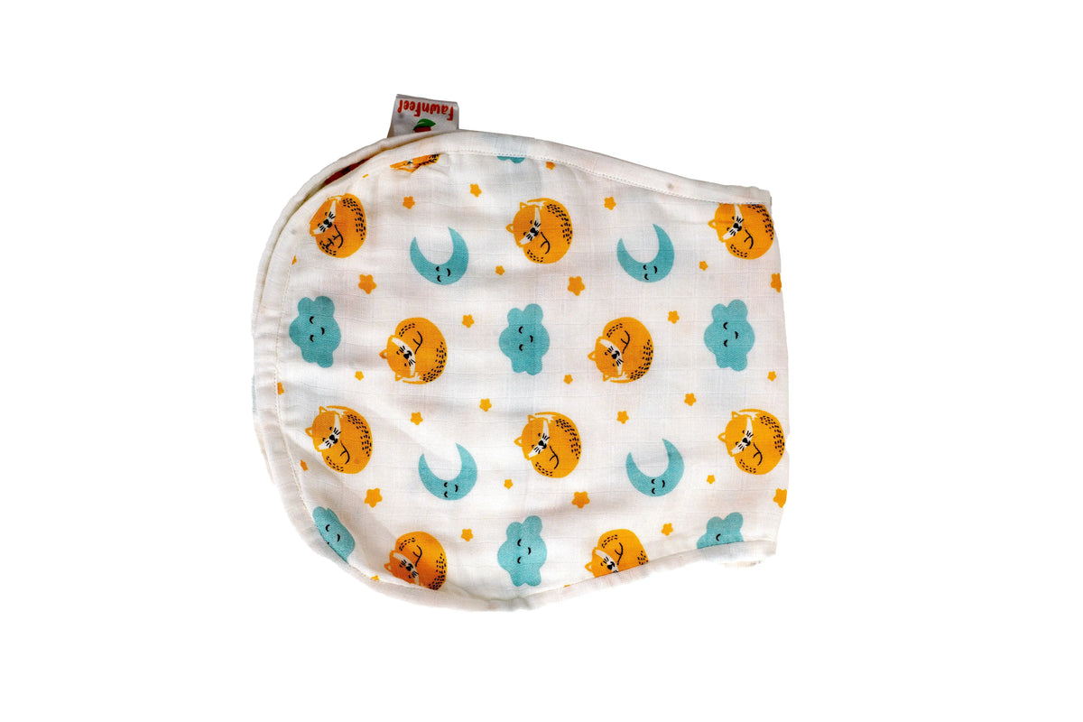 Soak up in Cat And Moon Bamboo Curved Burp Cloth (Pack of 2)