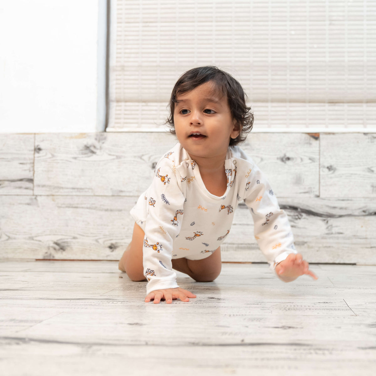 Premium cotton full sleeve Onesie / Bodysuit for boys / girls - Giraffe print