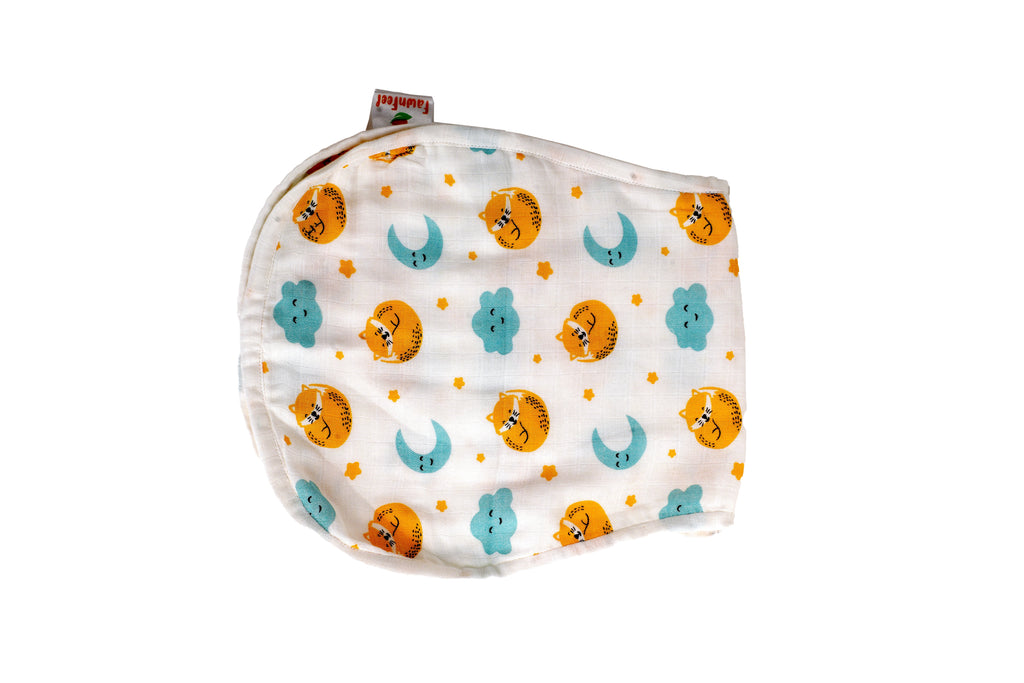 Soak up in Cat And Moon Bamboo Curved Burp Cloth (Pack of 2)