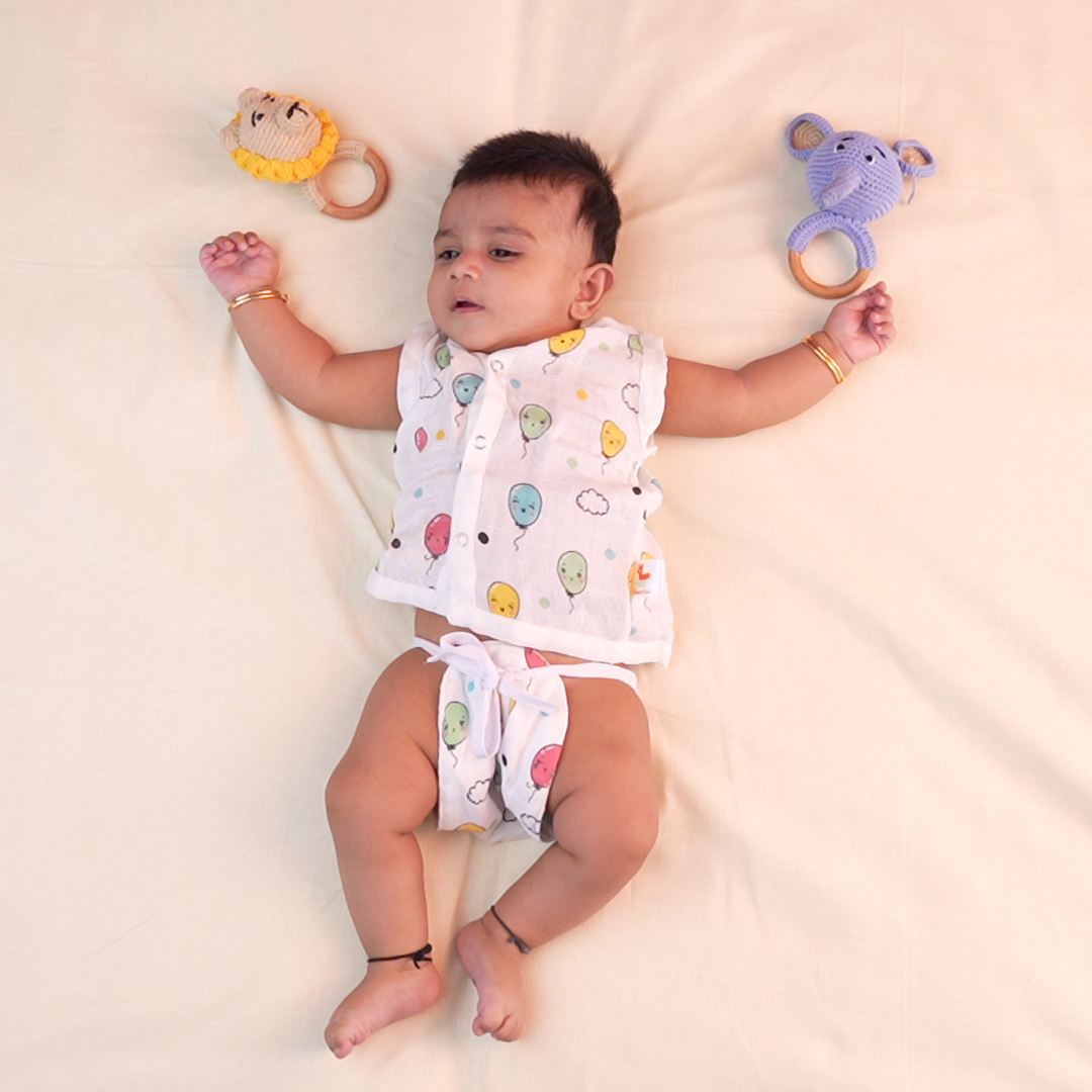 Nappies For Newborn Babies Includes 4 prints, 100% Bamboo Fabric (Pack of 4)