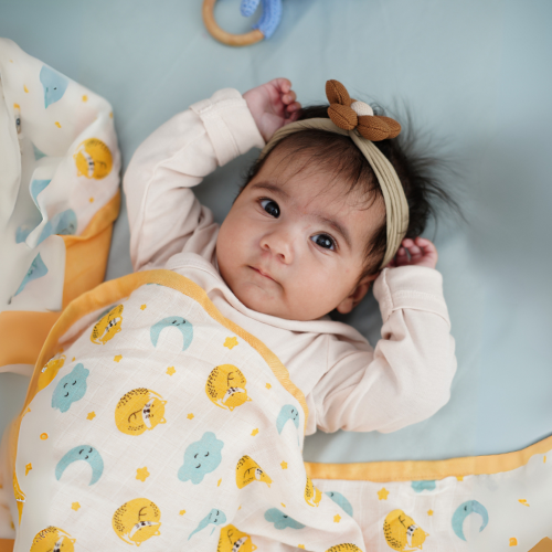 Combination Of Cat And Moon Print Bamboo Swaddle, Hooded Towel, Blankets, Nappy, Square Wash Cloth, Curved Burp Cloth (Pack of 6)